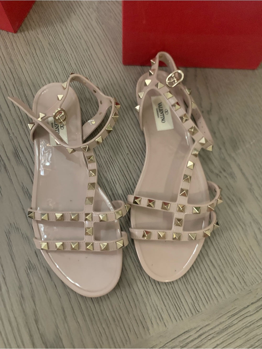 Valentino Garavani Patent Rockstud Strappy Sandals in Blush